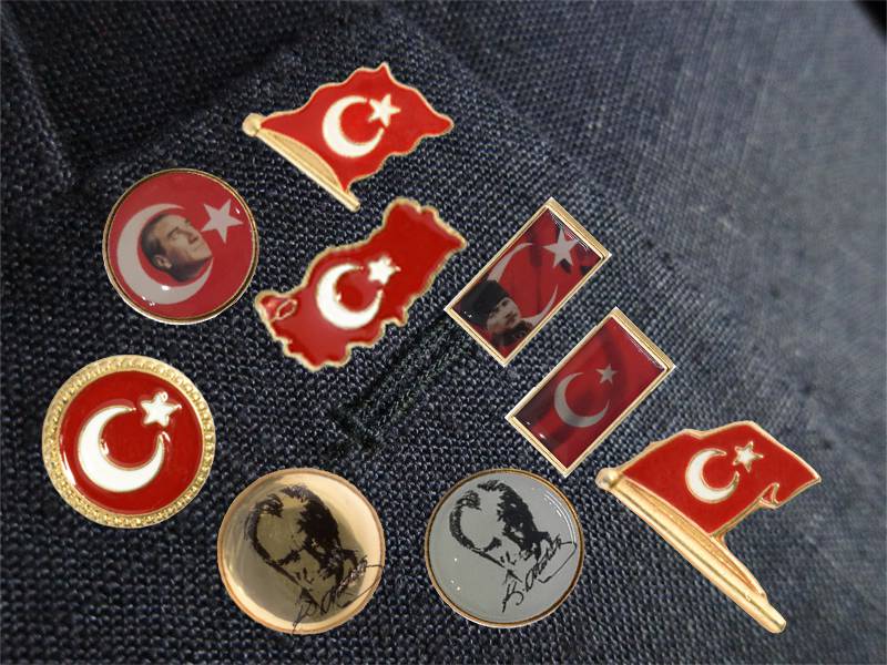 Atatürk ve Türk Bayrağı Rozetleri